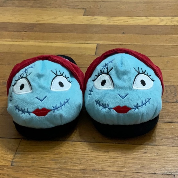 Disney Nightmare Before Christmas Sally Slippers Womens Size Medium - Picture 2 of 7